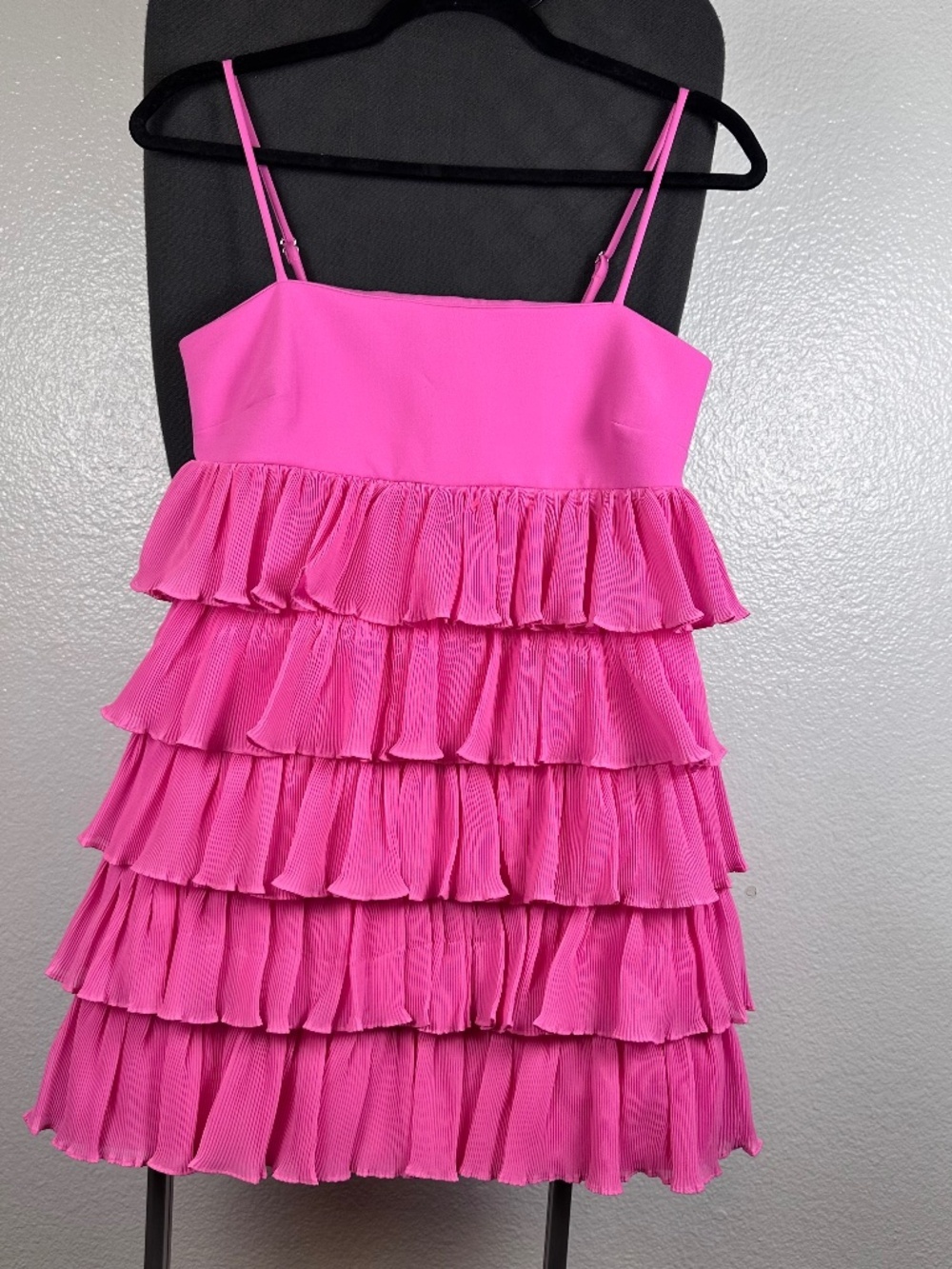 Likely Cella Dress size 00 in pink‎ ruffles